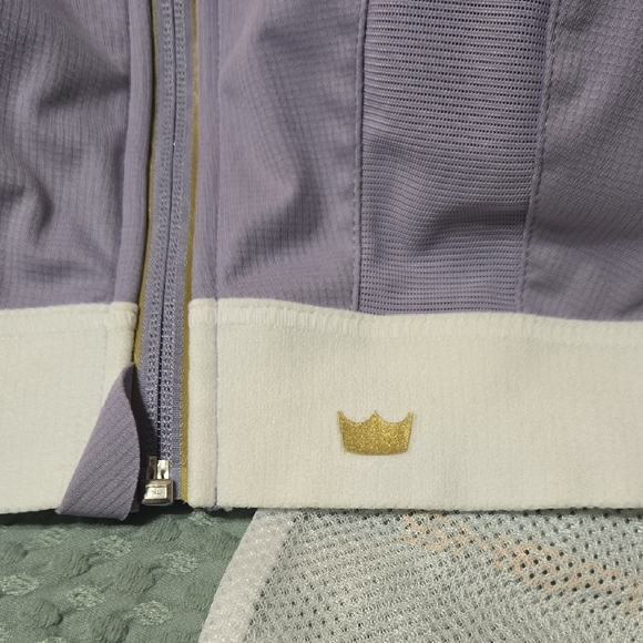 SHEFIT Lavender and White Sports Bra with Gold Logo - Brand New! - Picture 3 of 13